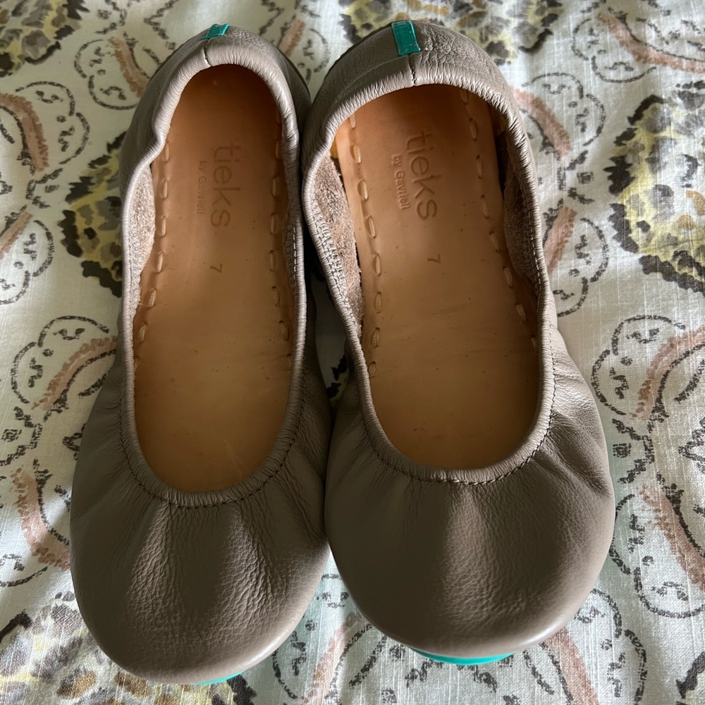 Tieks taupe